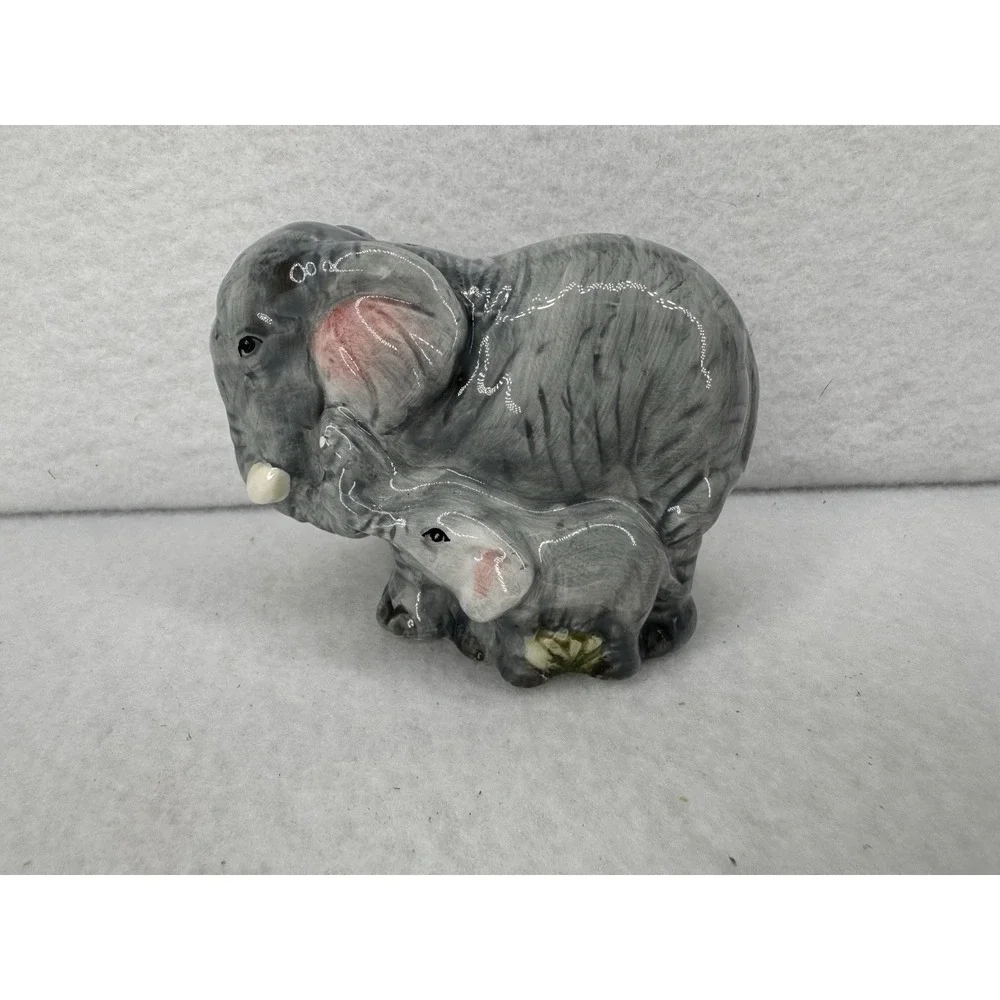 Elephant Family Salt & Pepper Shakers Ceramic Tree Holder Safari Figurine Set